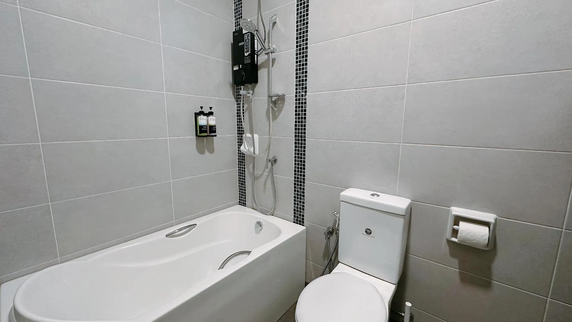 度假居 12Pax-4Br3.5Ba2Lvr/Bm/Juru/100In Proj/Autocity/Ikea Simpang Ampat  马来西亚